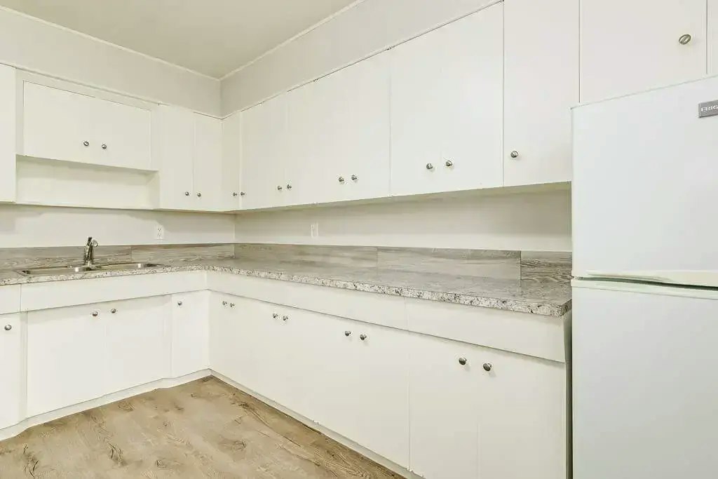 09-10657 103 Street NW, Edmonton, AB, T5H 2V6 - 10