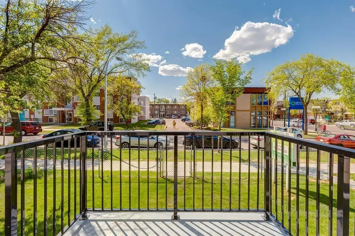 09-10657 103 Street NW, Edmonton, AB, T5H 2V6 - 9