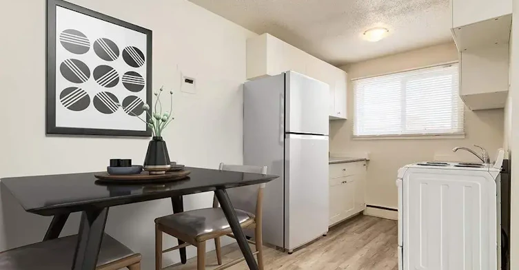 02-8411 119 Avenue, Edmonton, AB, T5B 0W3 - 2