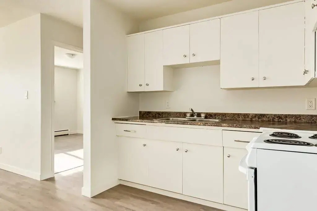 02-8411 119 Avenue, Edmonton, AB, T5B 0W3 - 7