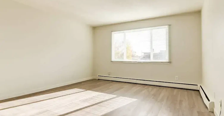 02-8411 119 Avenue, Edmonton, AB, T5B 0W3 - 9