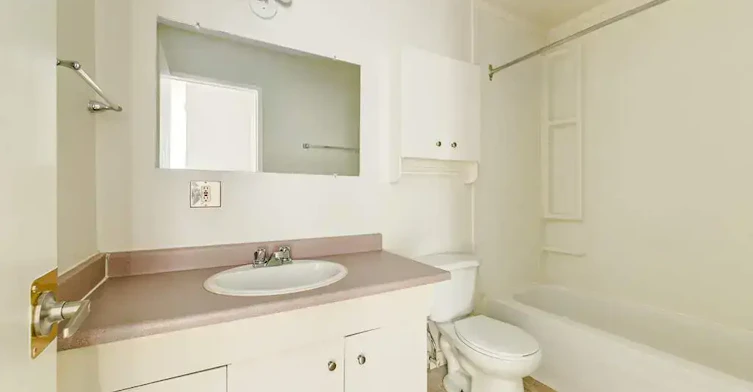 02-8411 119 Avenue, Edmonton, AB, T5B 0W3 - 17