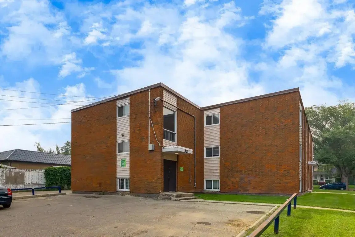02-8411 119 Avenue, Edmonton, AB, T5B 0W3 - 22