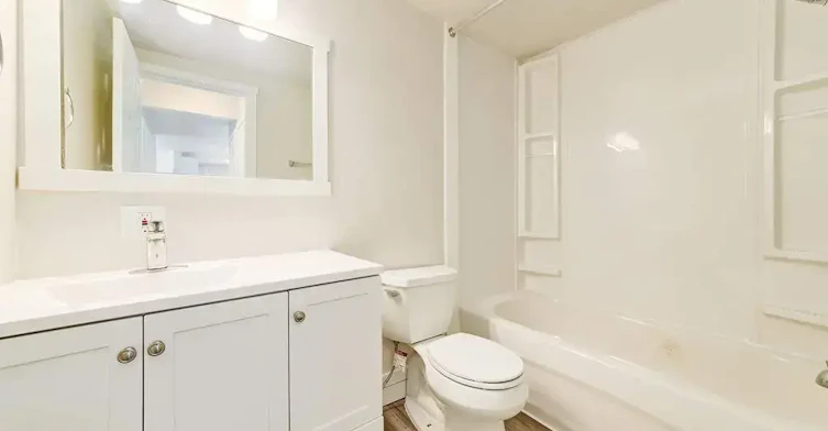 02-8411 119 Avenue, Edmonton, AB, T5B 0W3 - 5