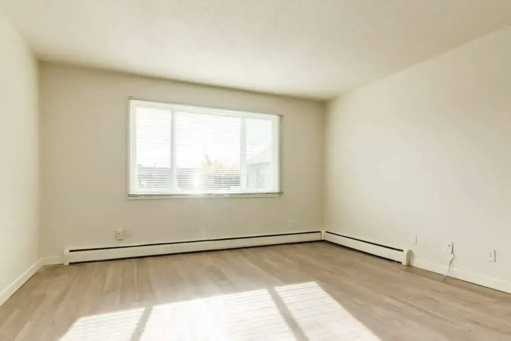 03-8411 119 Avenue, Edmonton, AB, T5B 0W3 - 10