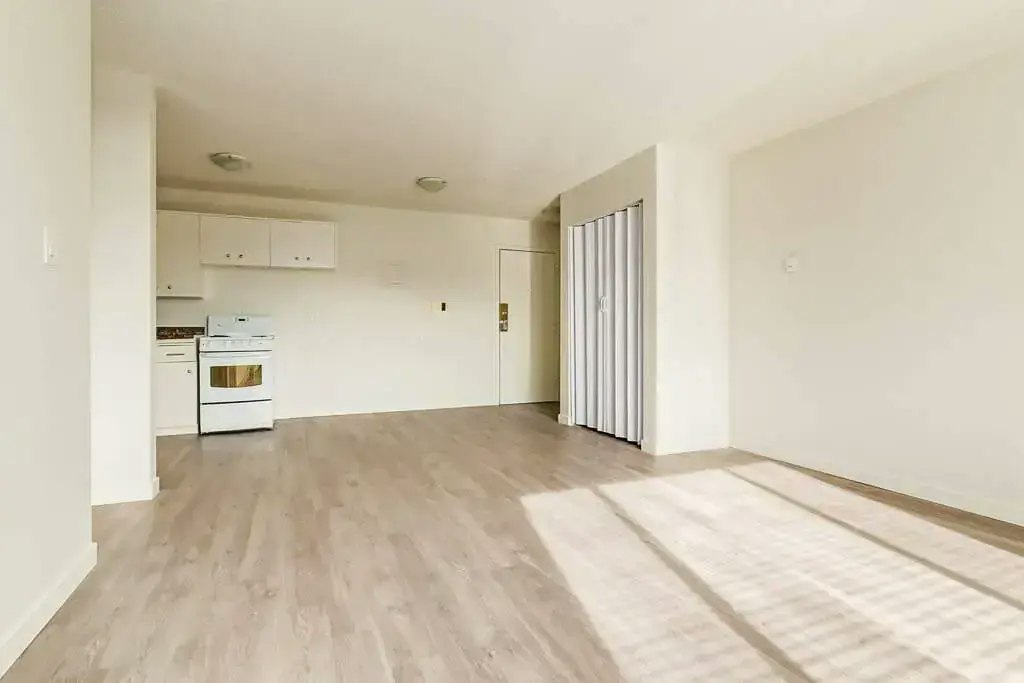 03-8411 119 Avenue, Edmonton, AB, T5B 0W3 - 14