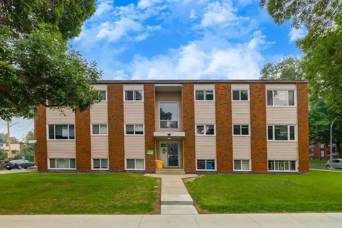 03-8411 119 Avenue, Edmonton, AB, T5B 0W3 - 18