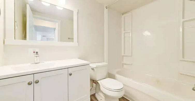 03-8411 119 Avenue, Edmonton, AB, T5B 0W3 - 5