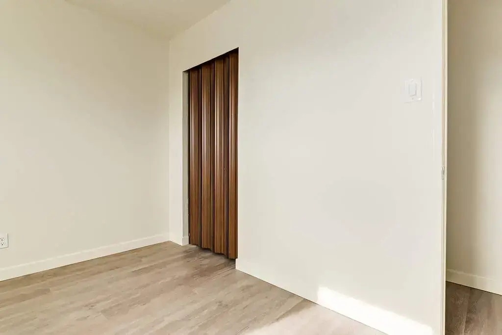 09-8411 119 Avenue, Edmonton, AB, T5B 0W3 - 16