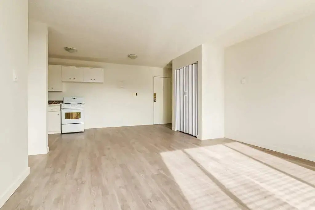 09-8411 119 Avenue, Edmonton, AB, T5B 0W3 - 14