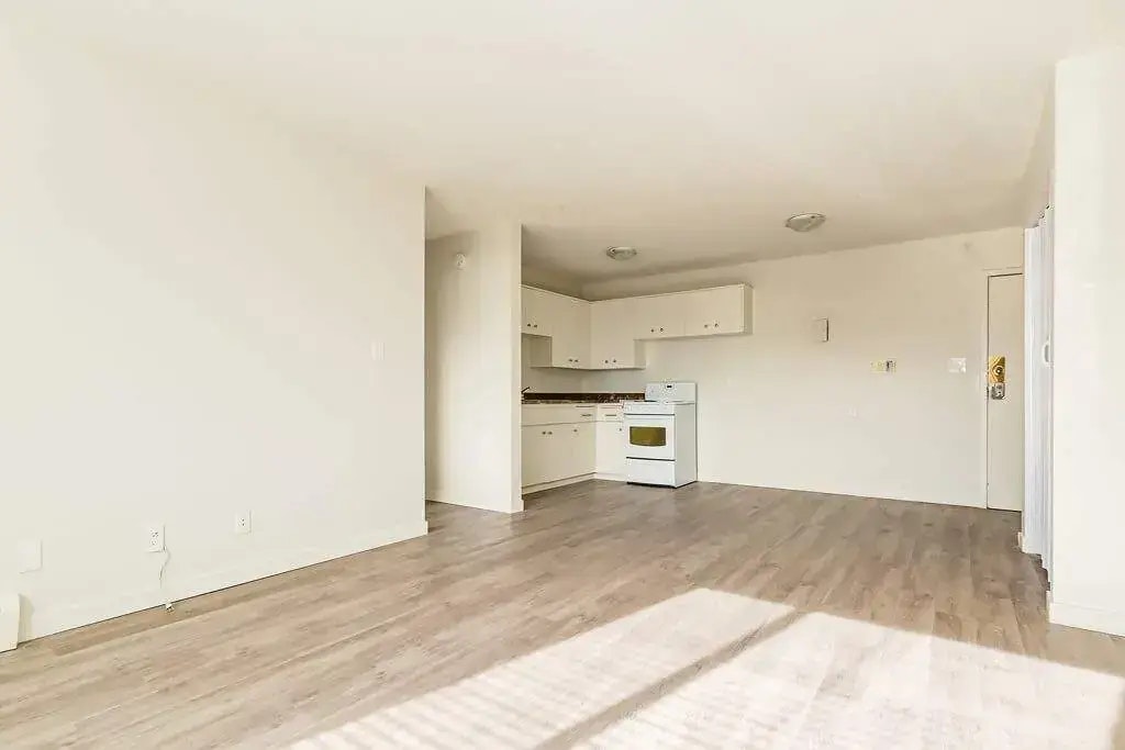 09-8411 119 Avenue, Edmonton, AB, T5B 0W3 - 11