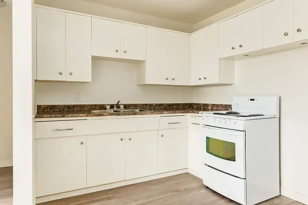 09-8411 119 Avenue, Edmonton, AB, T5B 0W3 - 6