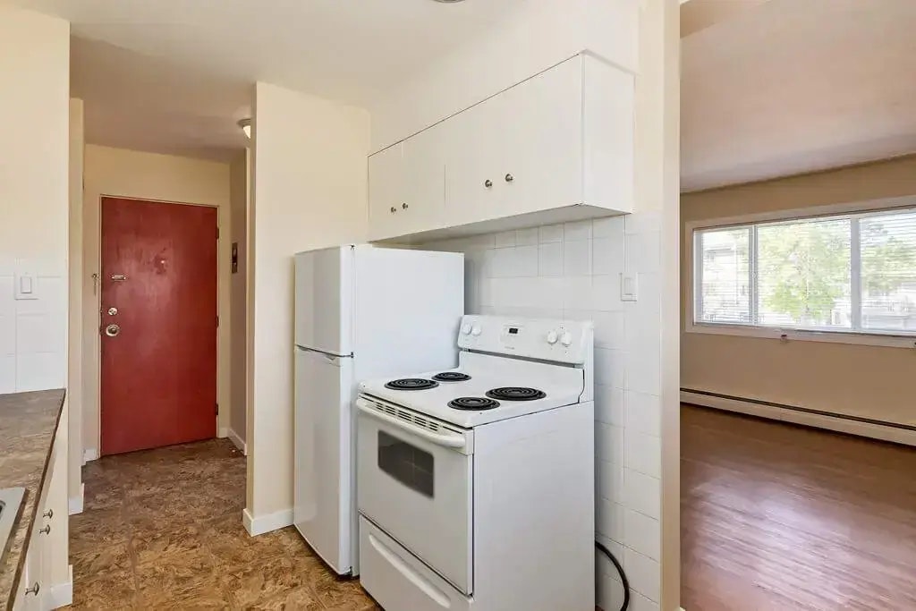 06-10651 105 Street NW, Edmonton, AB, T5H 2X1 - 13