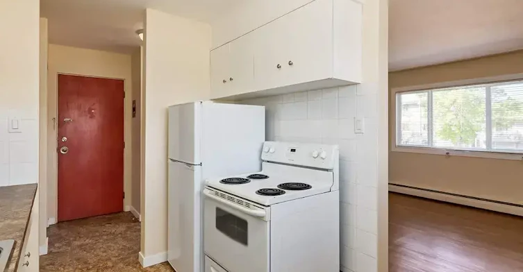 06-10651 105 Street NW, Edmonton, AB, T5H 2X1 - 13