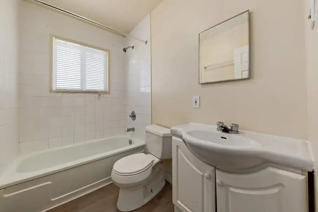 06-10651 105 Street NW, Edmonton, AB, T5H 2X1 - 7