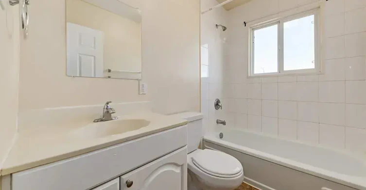 06-10651 105 Street NW, Edmonton, AB, T5H 2X1 - 17