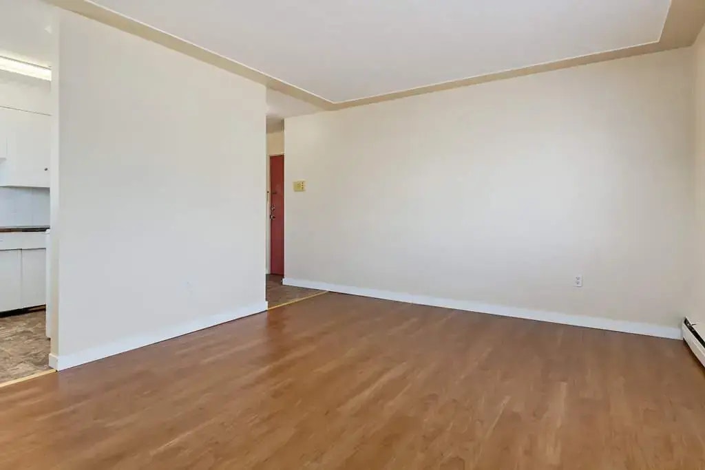 06-10651 105 Street NW, Edmonton, AB, T5H 2X1 - 9