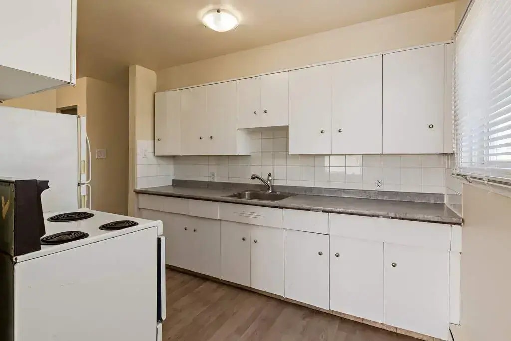 06-10651 105 Street NW, Edmonton, AB, T5H 2X1 - 5