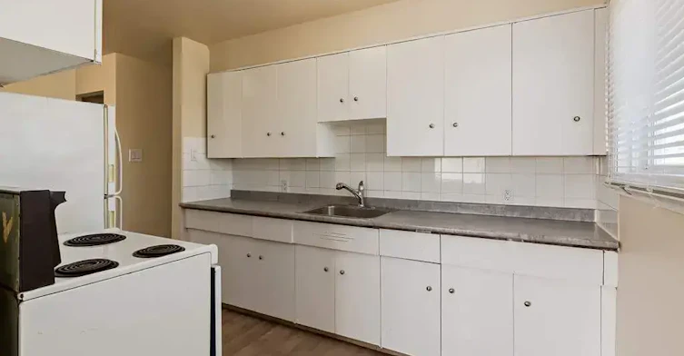 06-10651 105 Street NW, Edmonton, AB, T5H 2X1 - 5