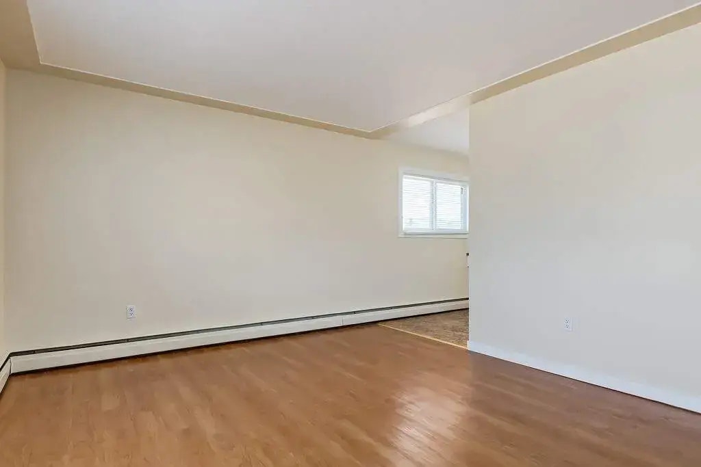 06-10651 105 Street NW, Edmonton, AB, T5H 2X1 - 8