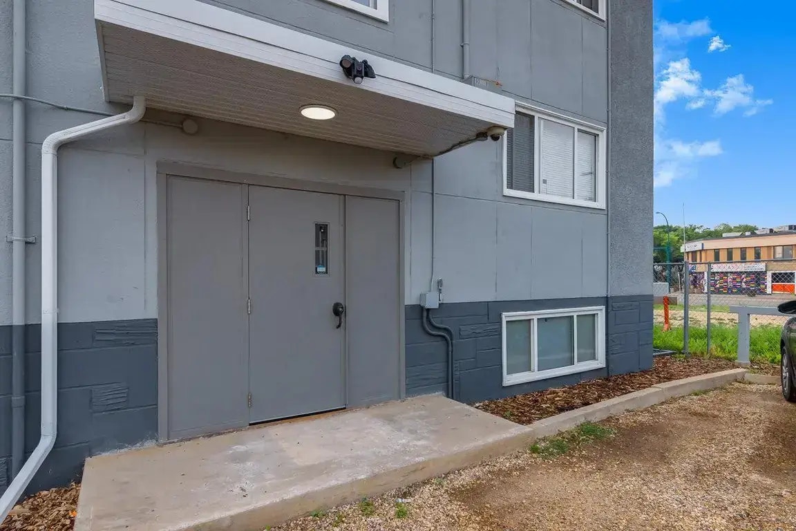 06-10651 105 Street NW, Edmonton, AB, T5H 2X1 - 19