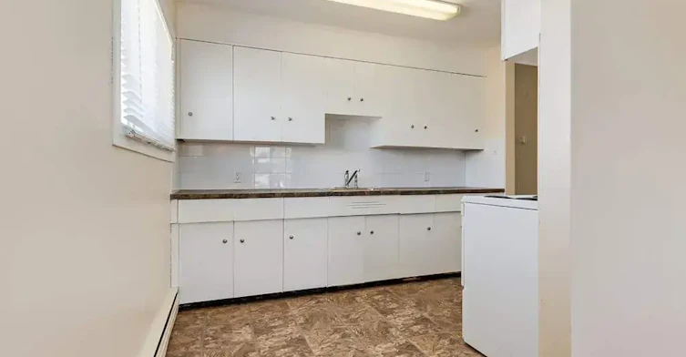 06-10651 105 Street NW, Edmonton, AB, T5H 2X1 - 10