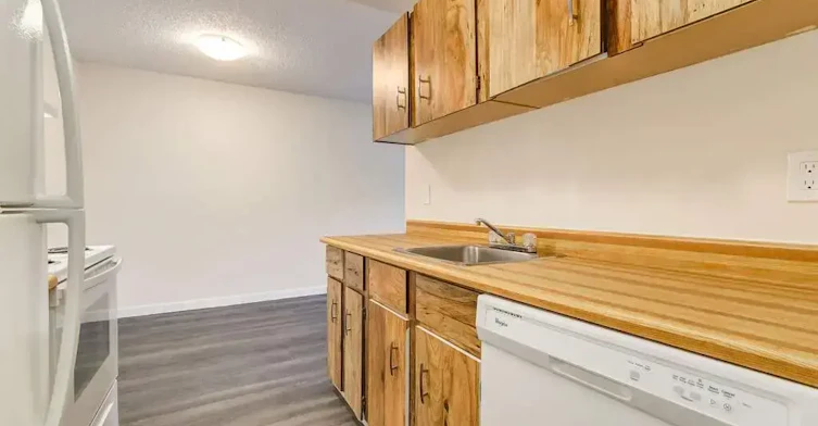 206-5411 39 Avenue, Wetaskiwin, AB, T9A 2Y1 - 7