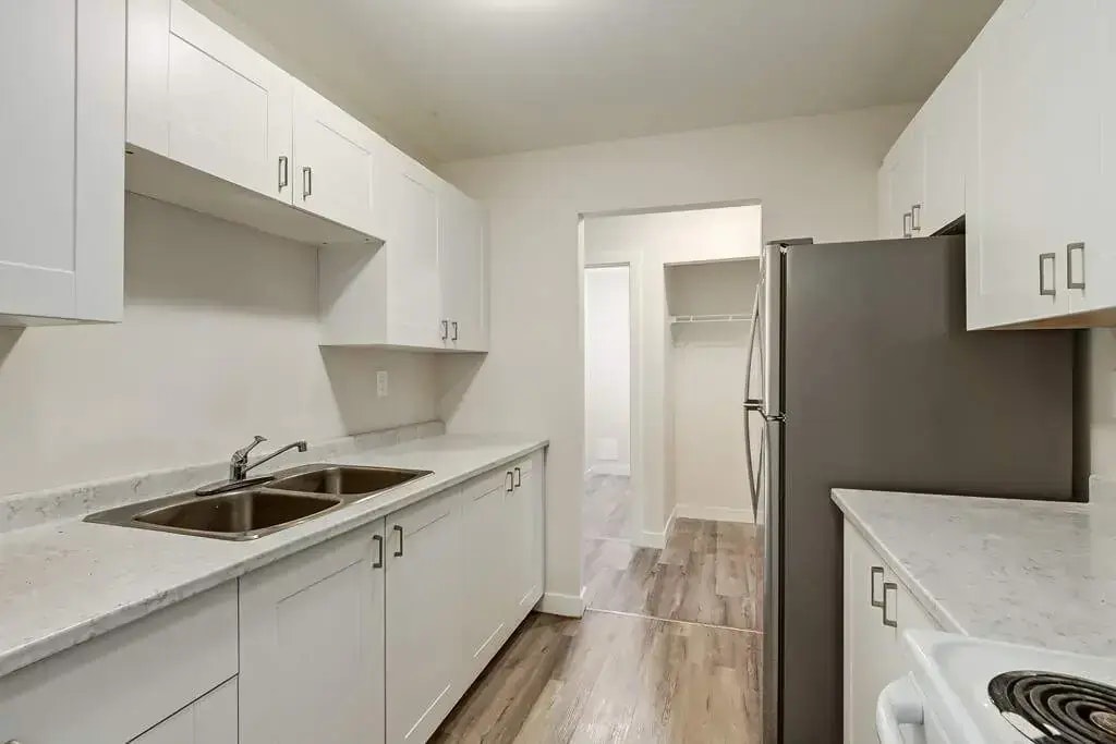 308-404 5 Avenue W, Brooks, AB, T1R 0T5 - 5