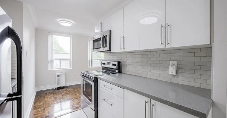 787 Vaughan Road, Toronto, ON, M6E 2Z6 - 7