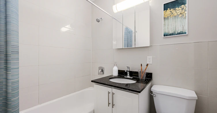 650 Woodbine Avenue, Toronto, ON, M4E 2J1 - 6