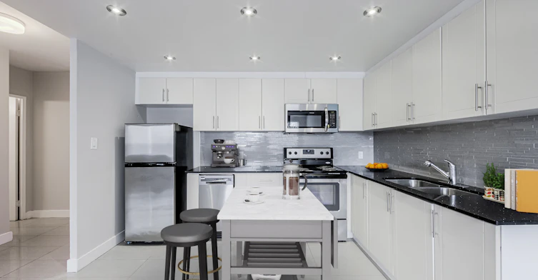650 Woodbine Avenue, Toronto, ON, M4E 2J1 - 2