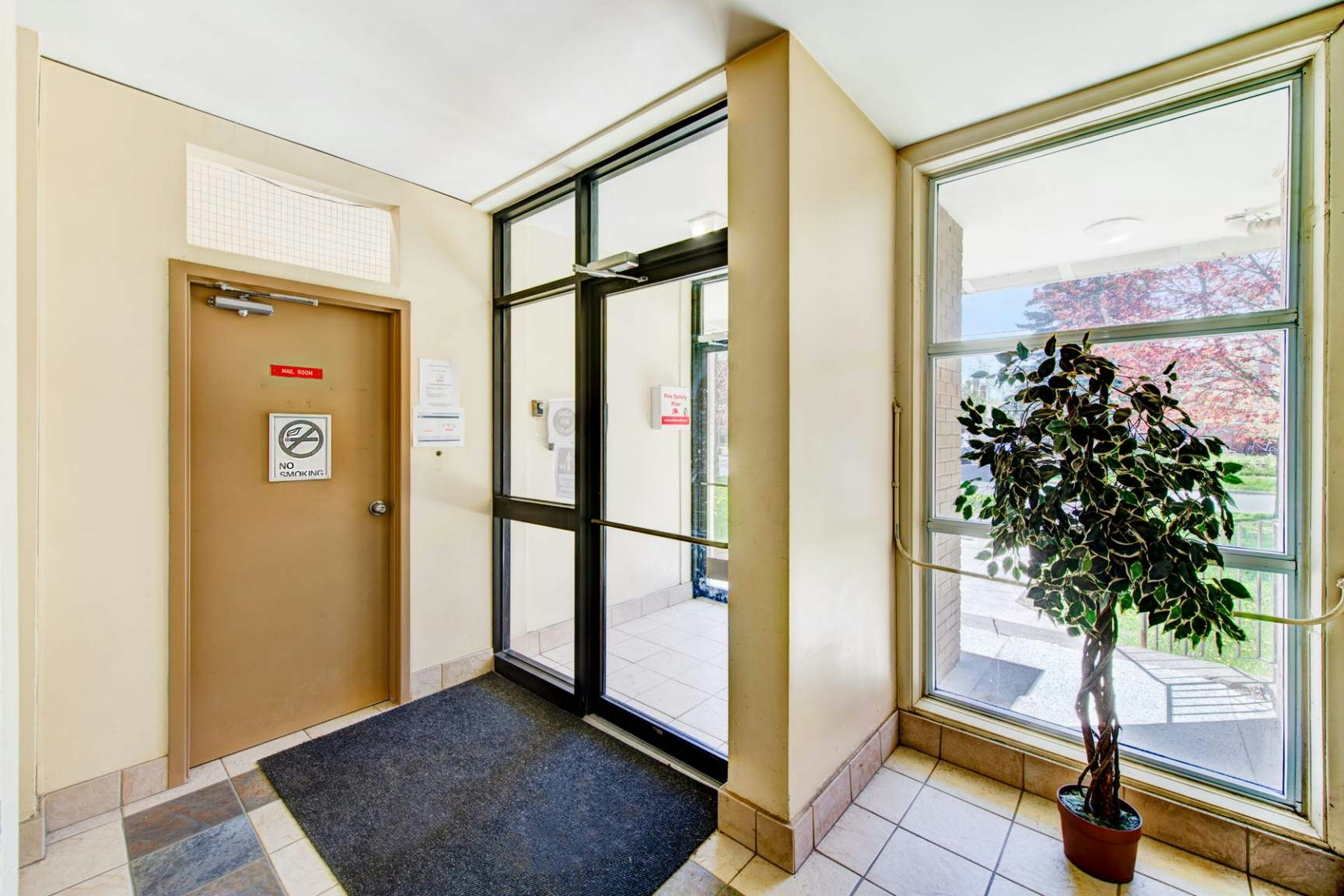 30 Vinci Crescent, Toronto, ON, M3H 2Y7 - 5