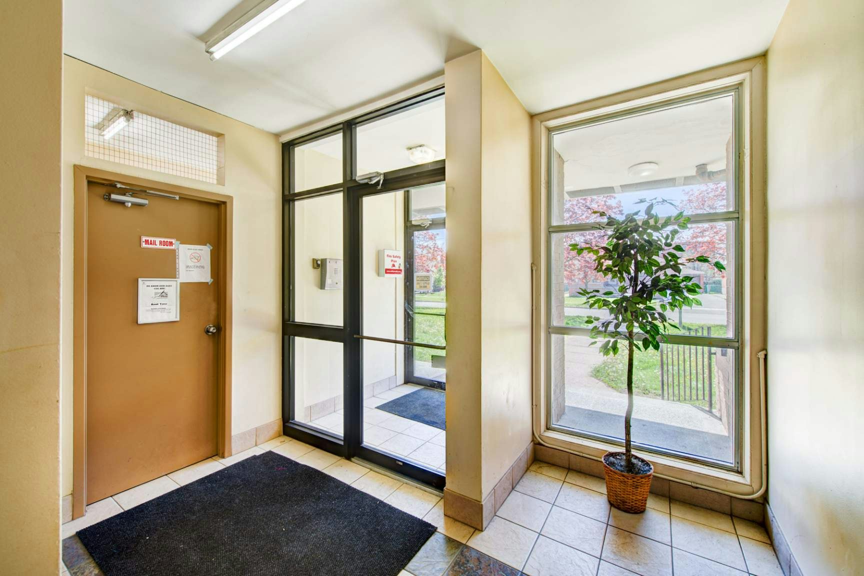 0204-8 Vinci Crescent, Toronto, ON, M3H 2Y7 - 5