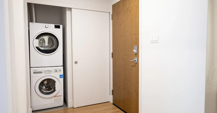 721-1090 De Bleury Rue, Montréal, QC, H2Z 0B7 - 2