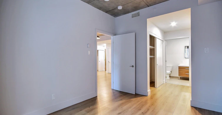 310-1090 De Bleury Rue, Montréal, QC, H2Z 0B7 - 11