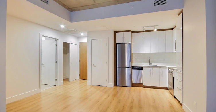 310-1090 De Bleury Rue, Montréal, QC, H2Z 0B7 - 3