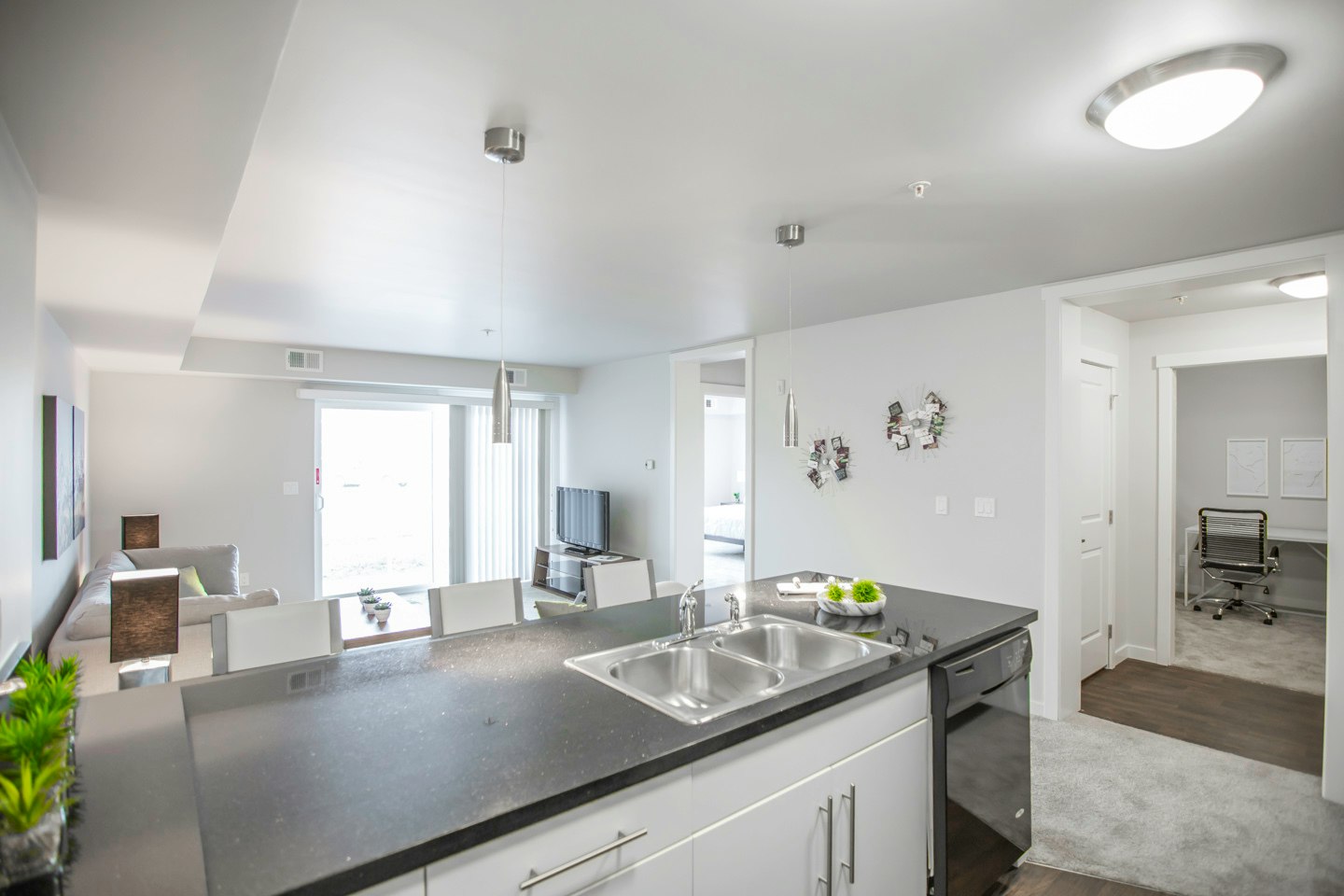 5611-402-5601 Gordon Road, Regina, SK, S4W 0E5 - 13