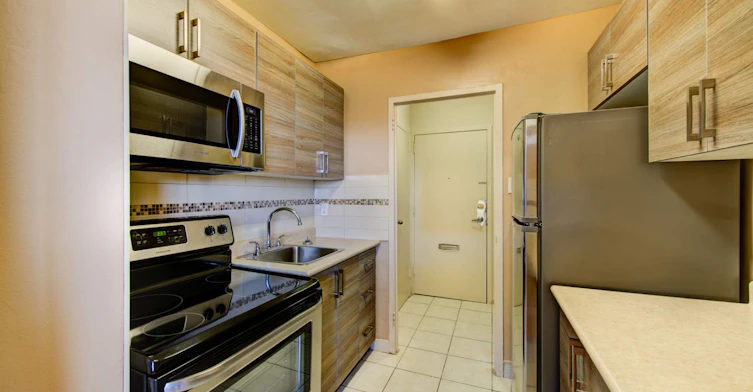 0104-1470 Williamsport Drive, Mississauga, ON, L4X 1T5 - 10