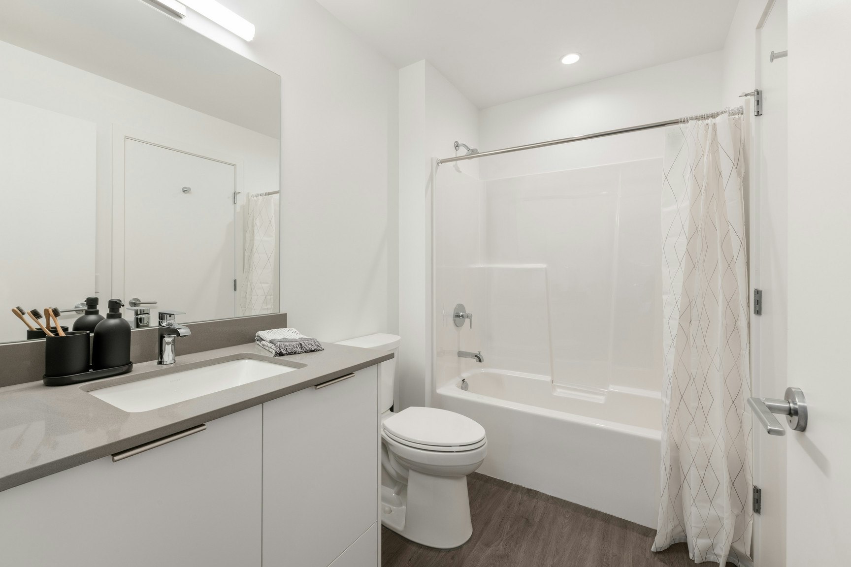 2-314-711 Hillside Avenue, Victoria, BC, V8T 0E7 - 6