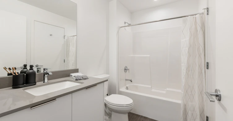 2-414-711 Hillside Avenue, Victoria, BC, V8T 0E7 - 6