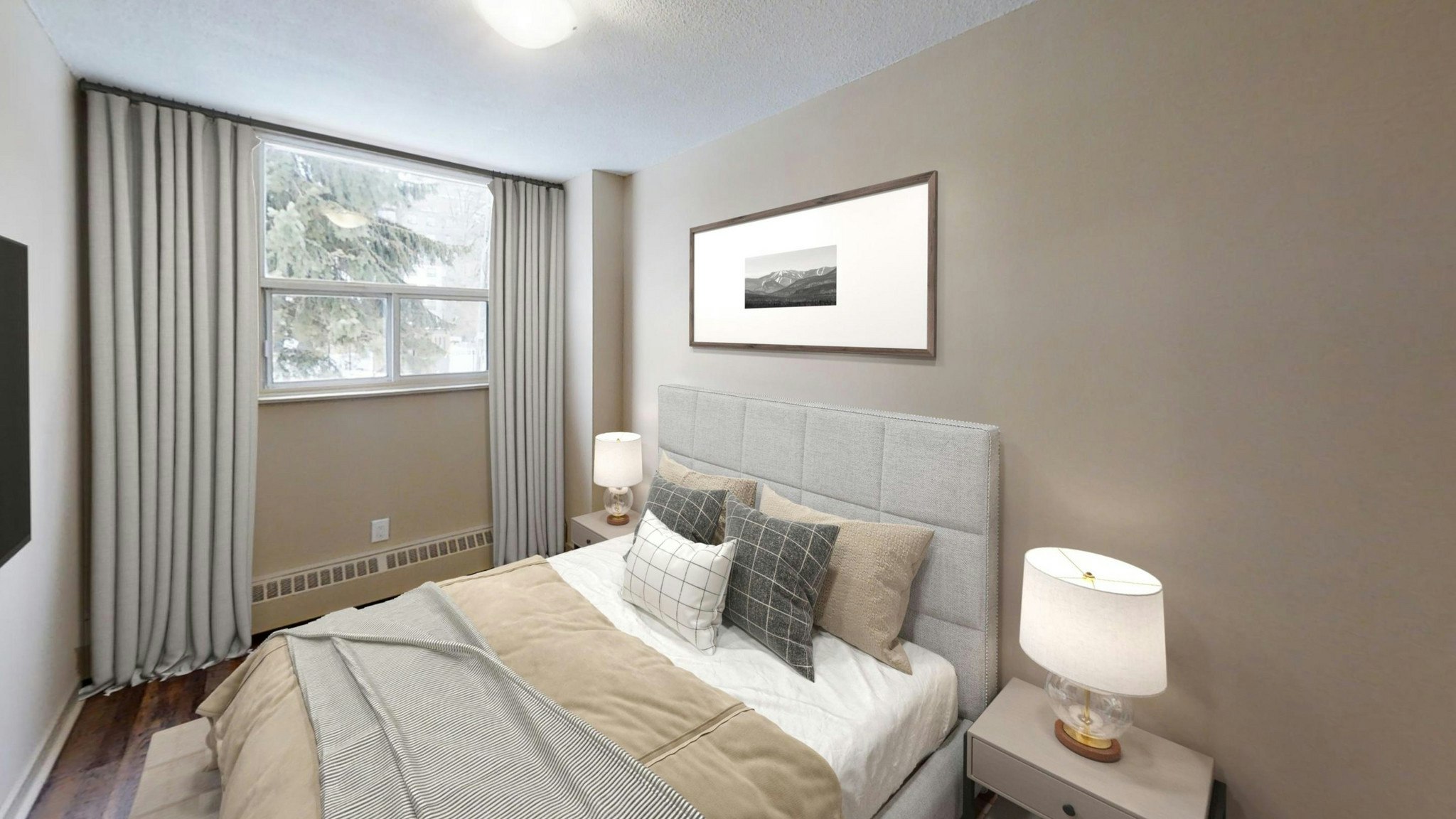 28 Elizabeth Street N, Mississauga, ON, L5G 2Z6 - 12