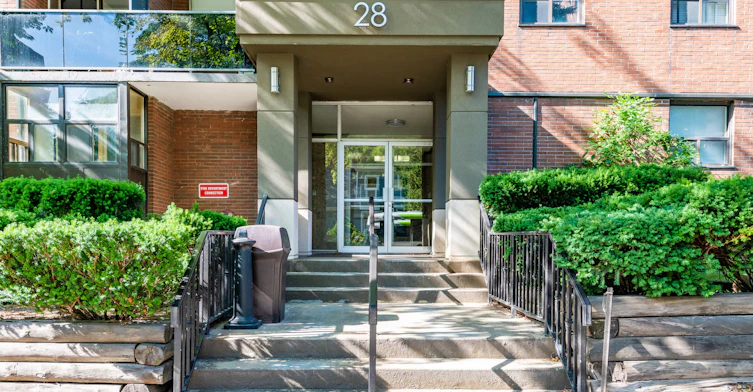 28 Elizabeth Street N, Mississauga, ON, L5G 2Z6 - 4