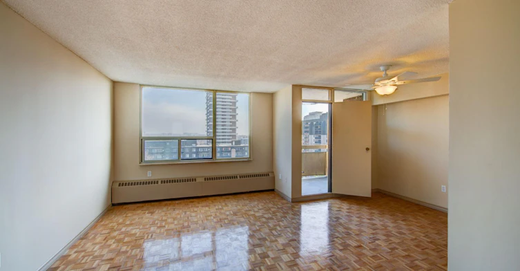 28 Elizabeth Street N, Mississauga, ON, L5G 2Z6 - 29