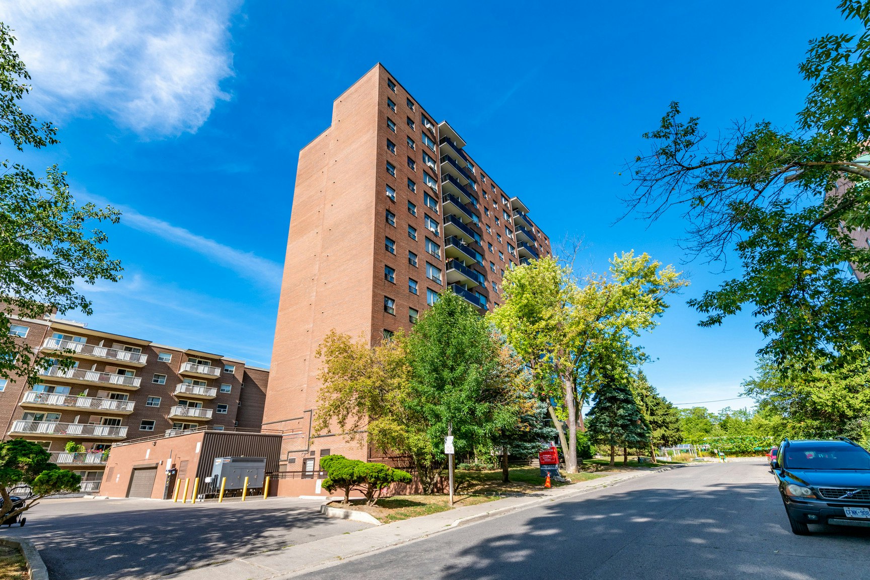 28 Elizabeth Street N, Mississauga, ON, L5G 2Z6 - 3