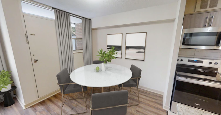 28 Elizabeth Street N, Mississauga, ON, L5G 2Z6 - 10