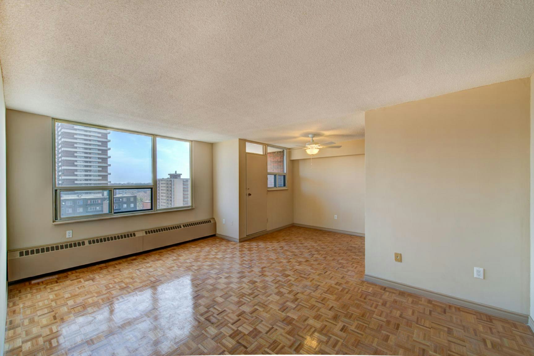 28 Elizabeth Street N, Mississauga, ON, L5G 2Z6 - 24