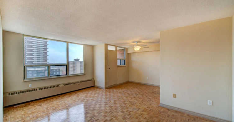 28 Elizabeth Street N, Mississauga, ON, L5G 2Z6 - 24