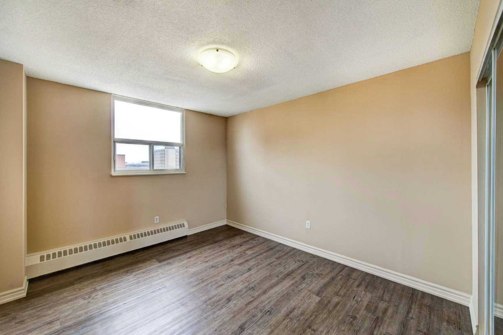 28 Elizabeth Street N, Mississauga, ON, L5G 2Z6 - 21