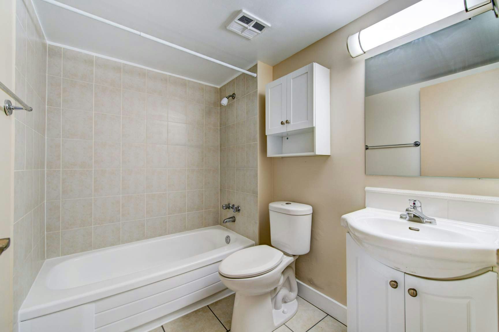 28 Elizabeth Street N, Mississauga, ON, L5G 2Z6 - 23