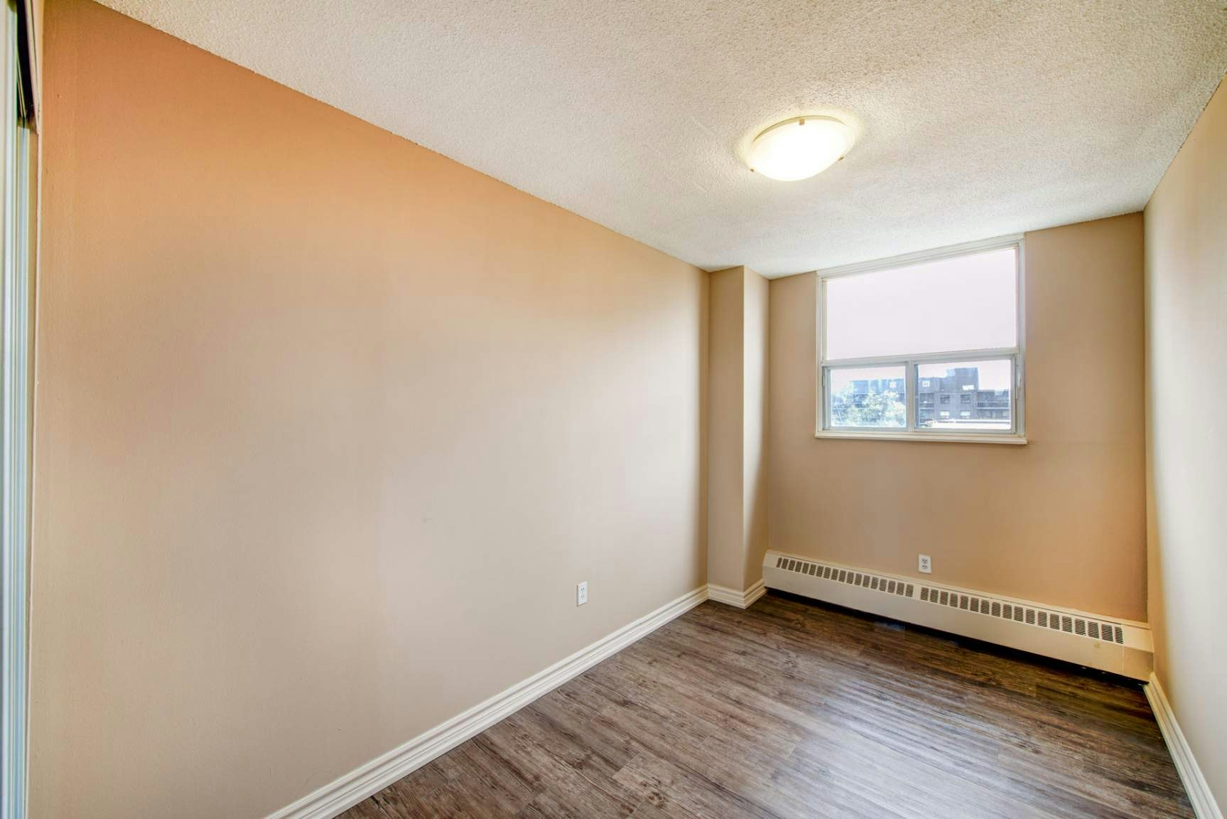 28 Elizabeth Street N, Mississauga, ON, L5G 2Z6 - 20